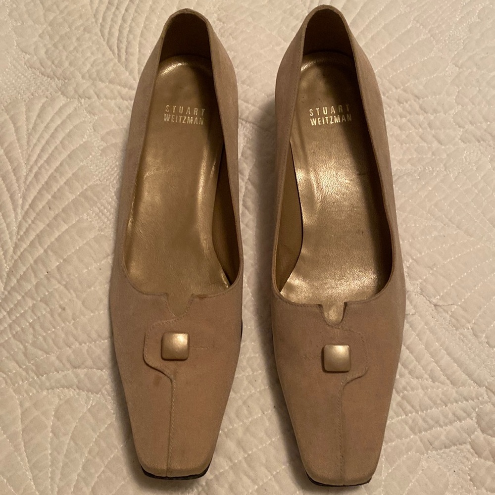 Vintage Stuart Weitzman pumps in tan